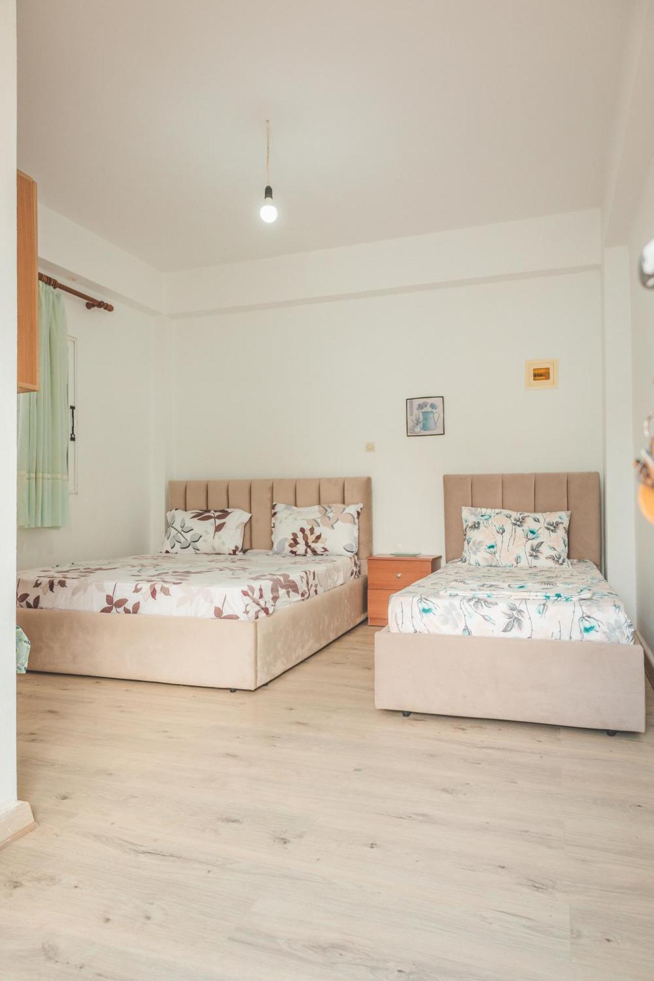 Hostel By The Sea *