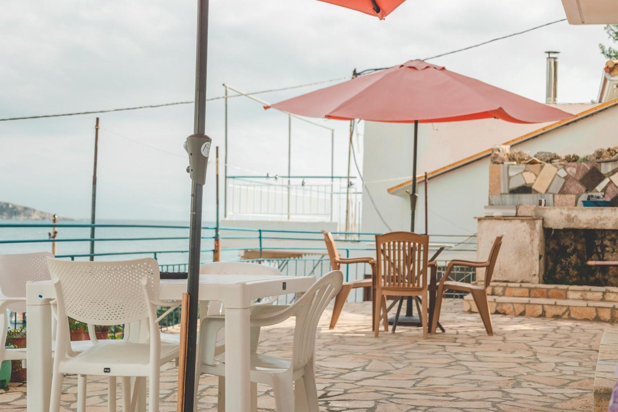 By The Sea Hostel Himarë