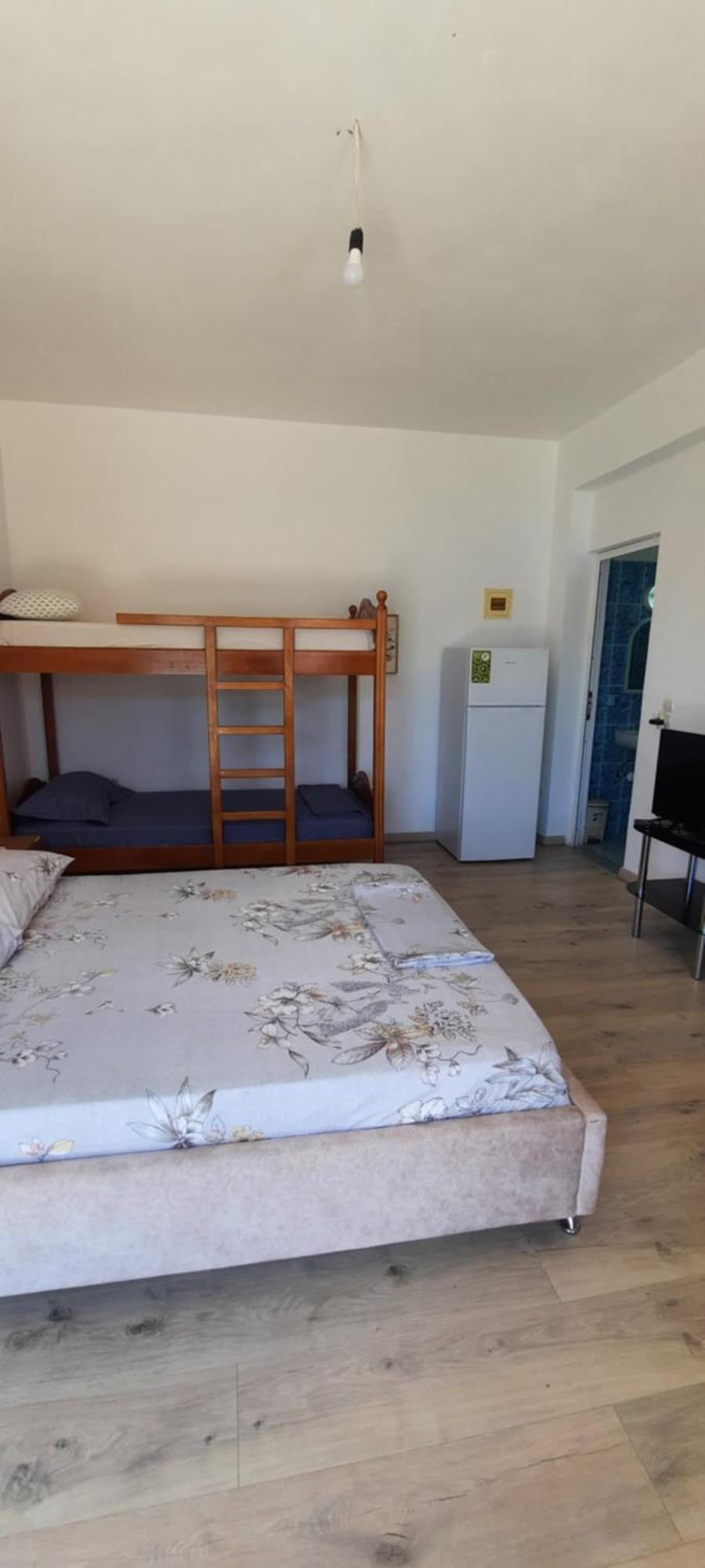Hostel By The Sea *
